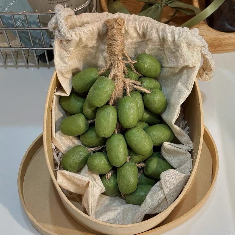 Vinuva™ — Elevate Your Shower with Silky Skin and Irresistible Grape Bliss